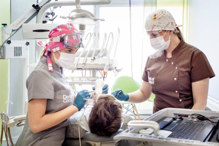 Lek. stom. Piotr Bąk - Profesjonalny Endodonta